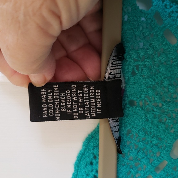 Pyramid Collection Crochet All Day High Low Tunic with Bell Sleeves - Picture 6 of 16